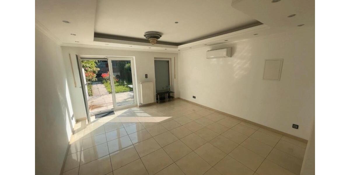 Erdgeschoßwohnung Frankfurt am Main Ostend - 1 Zimmer, 33 m&sup2;, 950&euro; | Angebot:26209850