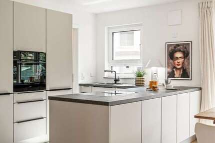 Wohnung zum Kaufen in Wiesbaden Biebrich 519.000 € 81 m² 3 zimmer