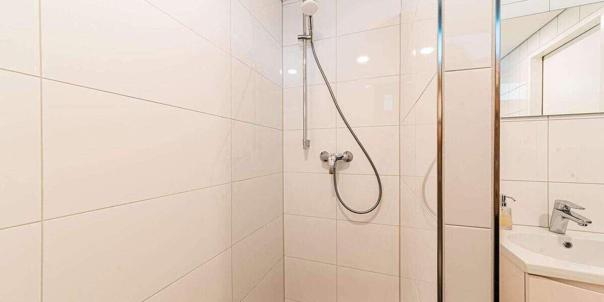 Etagenwohnung Frankfurt am Main Bahnhofsviertel - 2 Zimmer, 65 m&sup2;, 2.340&euro; | Angebot:25661899