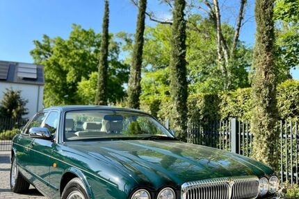 Jaguar Daimler 68.345 km 38.900 € Frankfurt am Main 60596