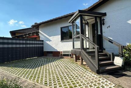 Haus zu vermieten mit Garten, Terrasse, Stellplatz 4 zimmer