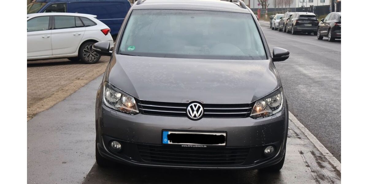 VW Touran 211.741 km 5.700 &euro; Frankfurt am Main 60388