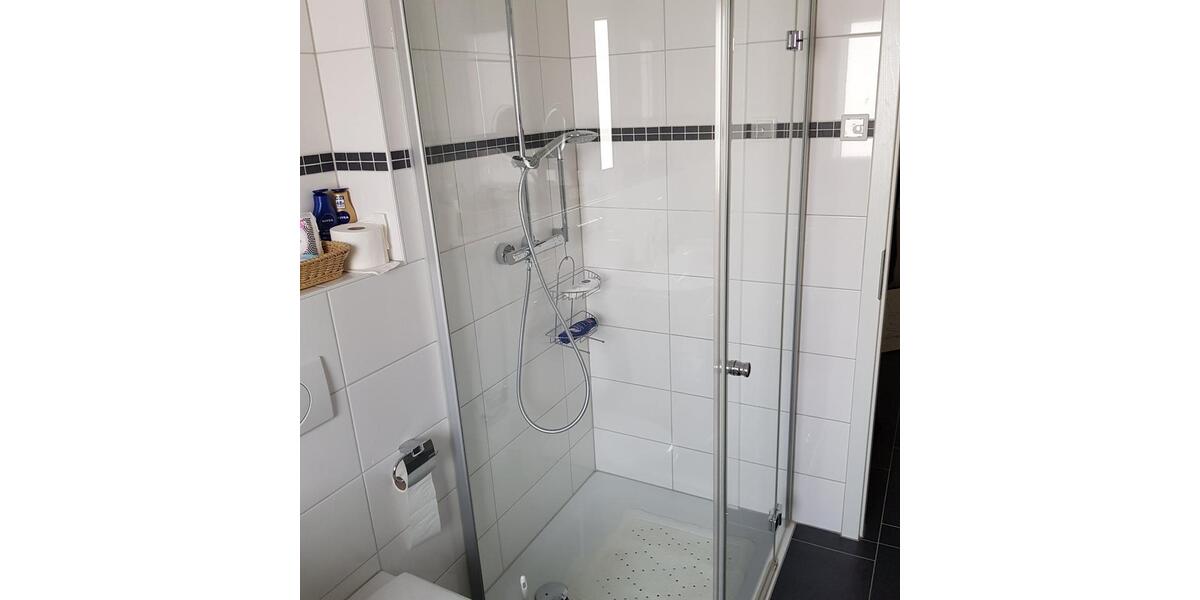 Komfortable Wohnung mit Balkon, Aufzug und Tiefgaragenstellplatz 3 zimmer