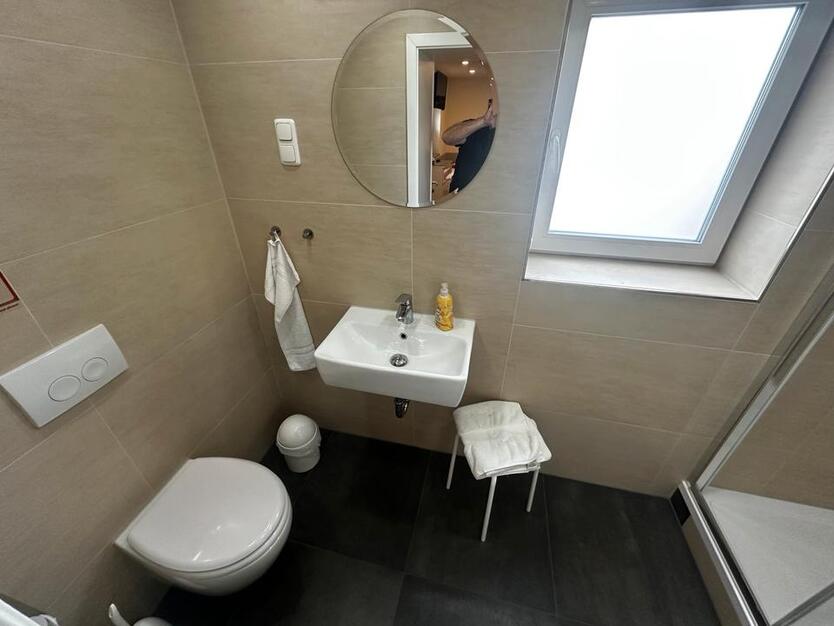 Apartment , voll möbliert, längerfristig zu vermieten. zimmer