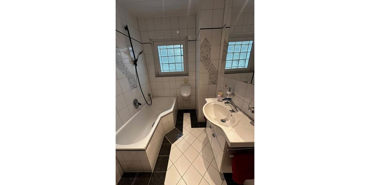Etagenwohnung Karben - 3 Zimmer, 82 m&sup2;, 1.000&euro; | Angebot:26637463
