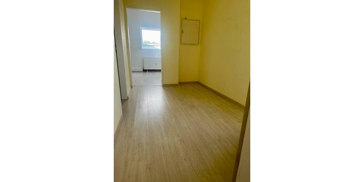 Helle Dachgeschoss Wohnung in Feldrandlage in Freigericht 3.5 zimmer