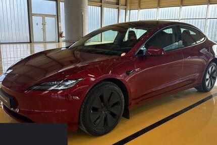 Tesla Model 3 18.314 km 45.700 &euro; Hanau 63457
