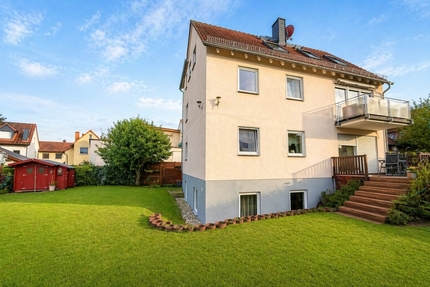 Karben: Modernes 3-Familienhaus im alten Ortskern von Petterweil - Haus Karben | Angebot:25444335