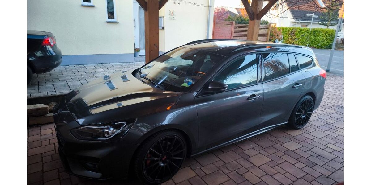 Ford Focus 117.000 km 18.500 &euro; Limeshain 63694