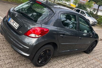 Peugeot 207 80.000 km 5.500 &euro; Rüsselsheim 65428