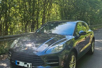 Porsche Macan 70.520 km 49.000 &euro; Offenbach am Main 63073