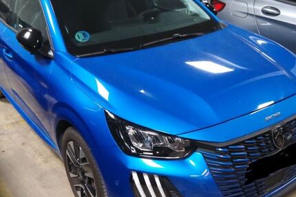 Peugeot 208 12.911 km 21.480 € Rüsselsheim 65428