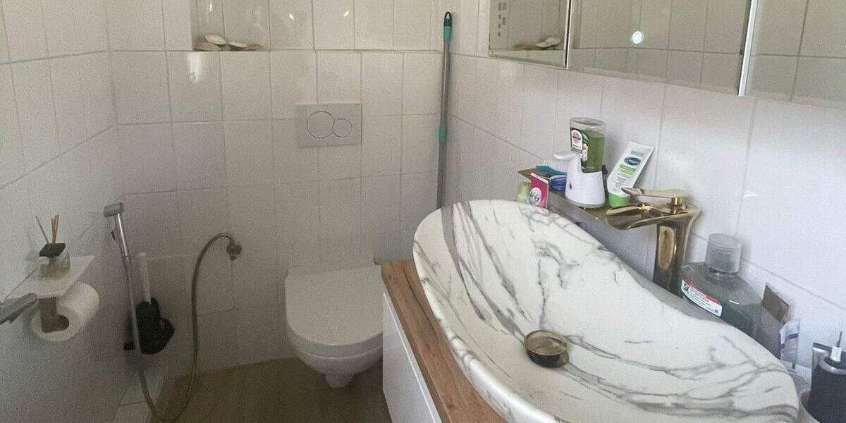 Ruhig wohnen: 2-Zimmer-Dachgeschosswohnung mit Balkon 2 zimmer