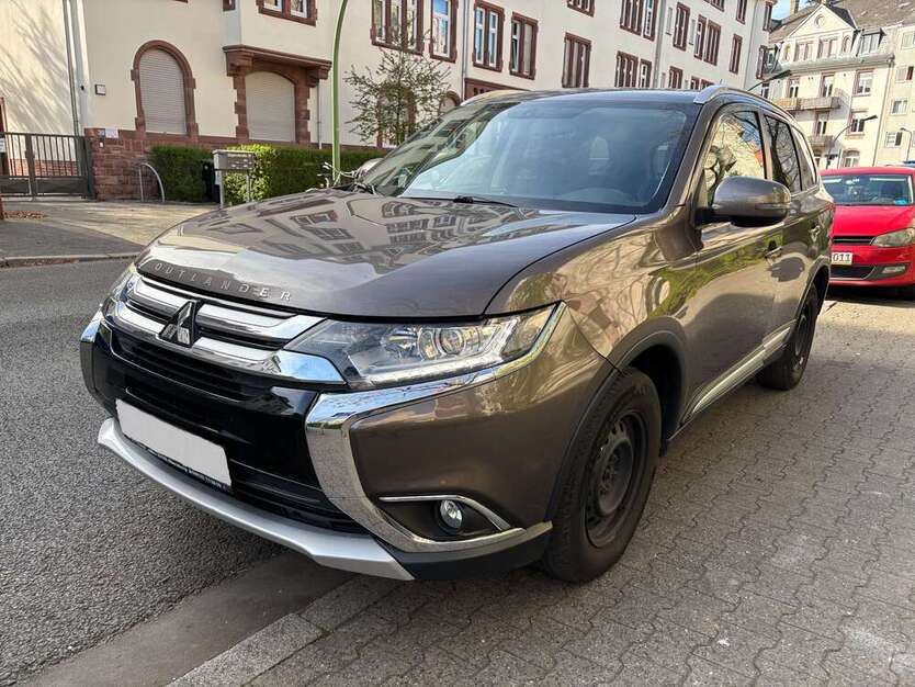 Mitsubishi Outlander 155.000 km 12.500 € Frankfurt 65933