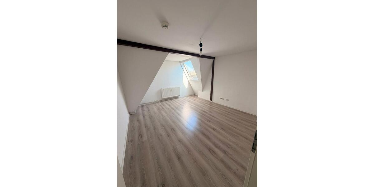Dachgeschoßwohnung Offenbach am Main Buchrain - 3 Zimmer, 80 m&sup2;, 1.250&euro; | Angebot:26213107