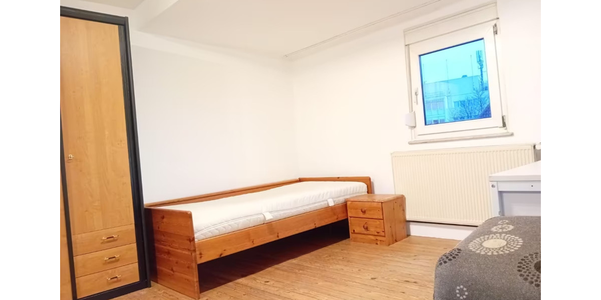 Biete EIN Zimmer in 3er WG 1 zimmer