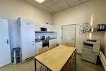 Gewerbehalle mit Büroflächen und Stellplätzen in zentraler Lage - OF!