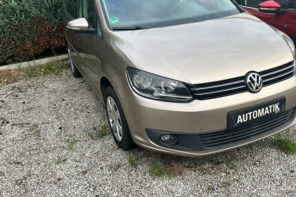 VW Touran 162.928 km 10.790 € Mörfelden-Walldorf 64546