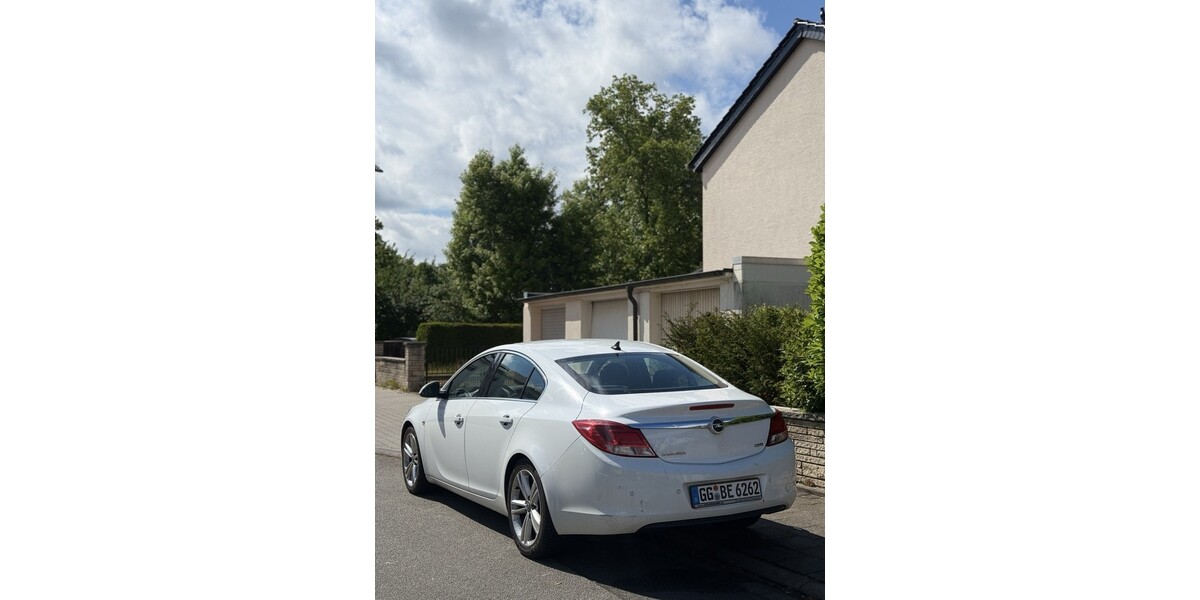Opel Insignia 180.000 km 5.200 &euro; Rüsselsheim am Main 65428