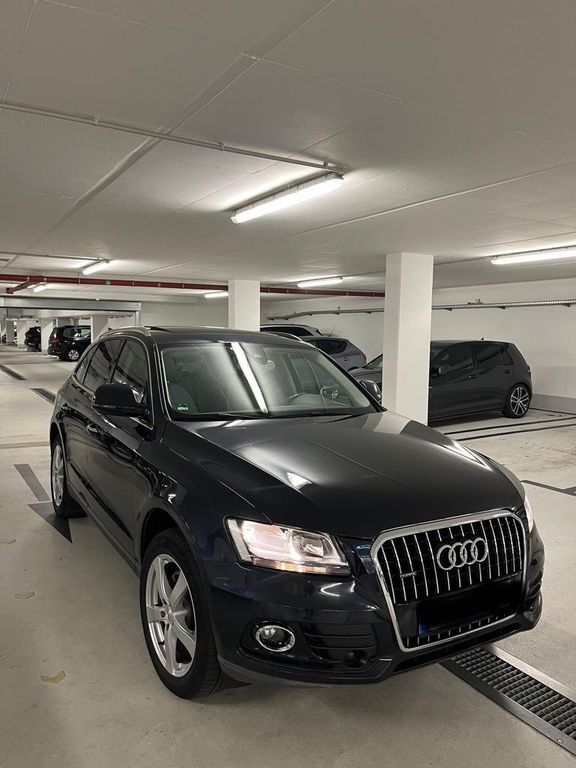 Audi Q5 180.000 km 15.990 € Offenbach am Main 63069