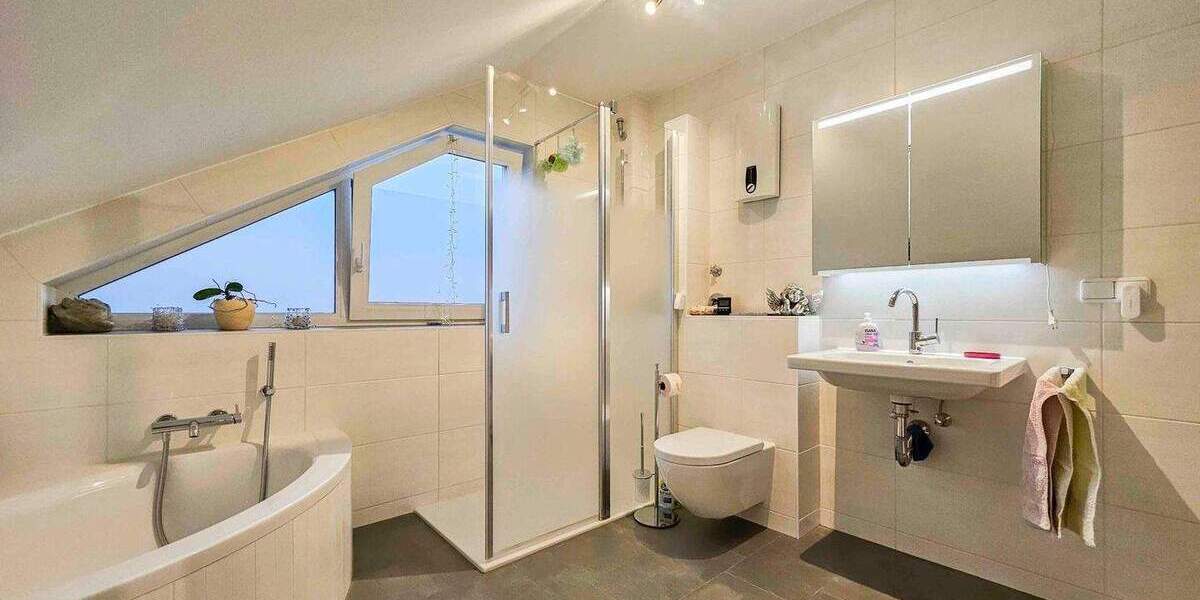 3,5-Zimmer-Wohntraum mit Naturblick - Loggia, modernisiert & ruhig gelegen 3 zimmer