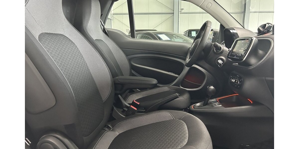 Smart ForTwo EQ CABRIO EXCLUSIVE-22KW-RÜCKFAHRKAMERA! 13.660 km 18.249 &euro; Groß-Umstadt 64823