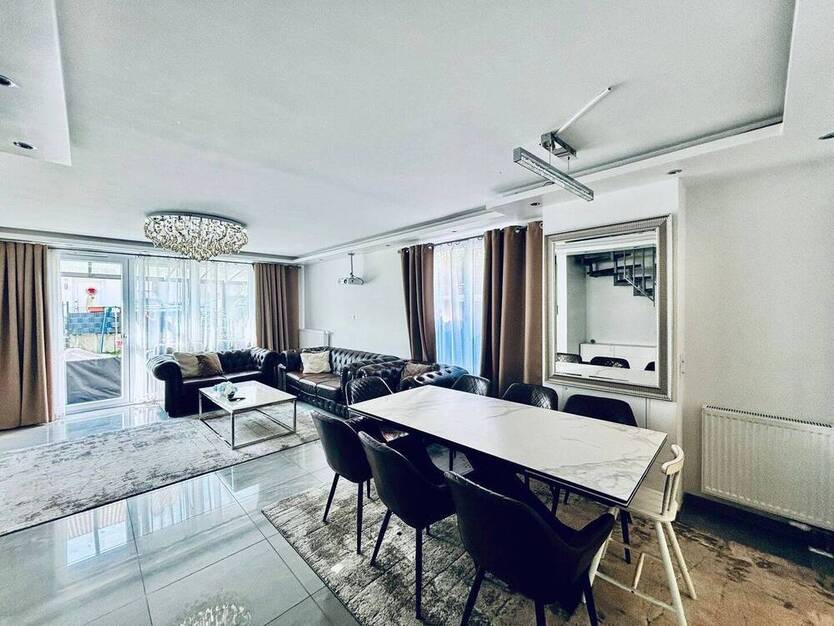 AS ImmobilieN: Furnished 3?BR??2?bath end-terrace house, fitted kitchen, home-cinema, terrace?yard