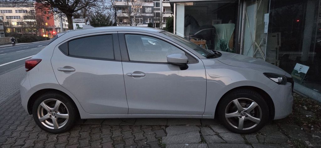 Mazda 2 12.900 km 16.999 &euro; Bad Homburg 61352