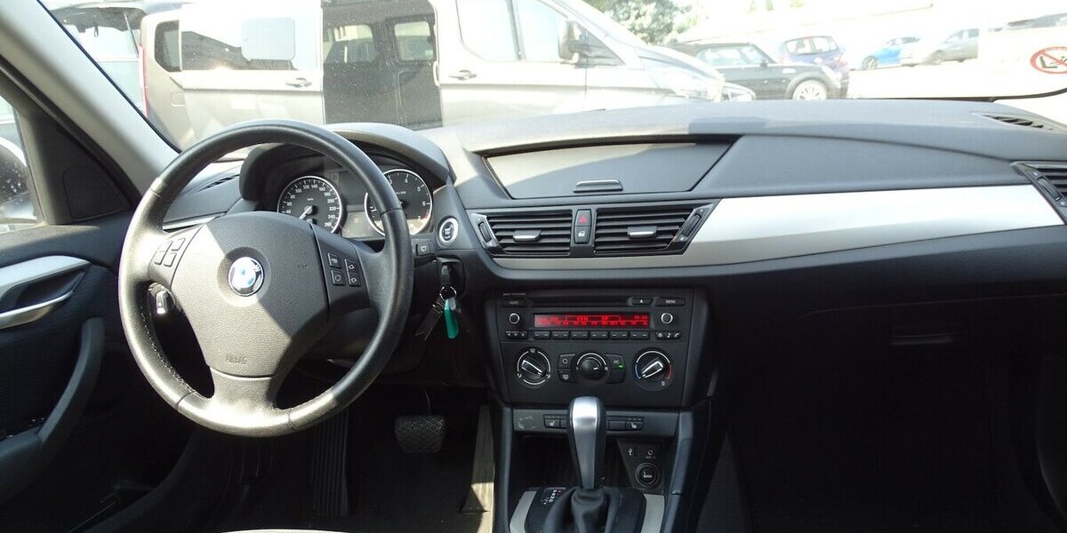 BMW X1 1.8l i sDrive, Steptronic, Sitzheizung, PDC hin 154.921 km 8.790 &euro; Rodgau 63110