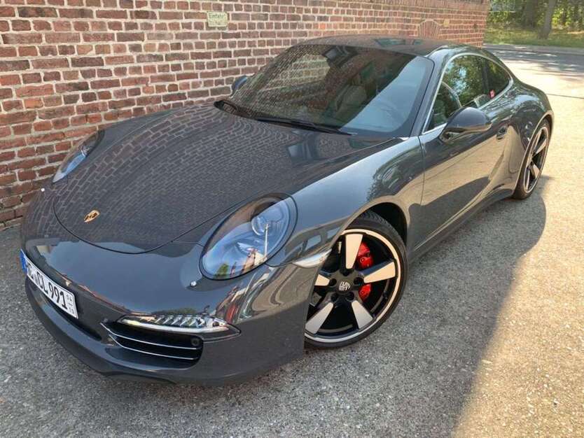 911