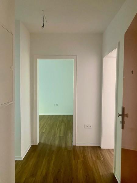 Kurzfristiger Einzug möglich - 2-Zimmer-Wohnung mit Tageslichtbad zimmer