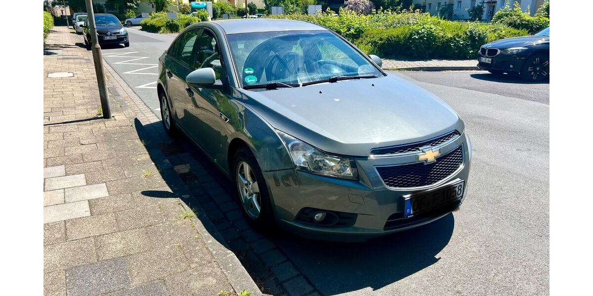 Chevrolet Cruze 183.500 km 2.700 &euro; Offenbach 63065