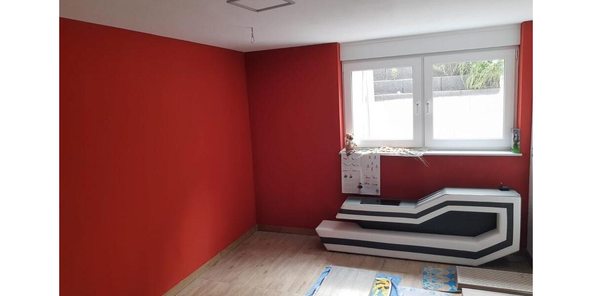 Sehr schöne Doppelhaus- Hälfte mit Wintergarten 6 zimmer