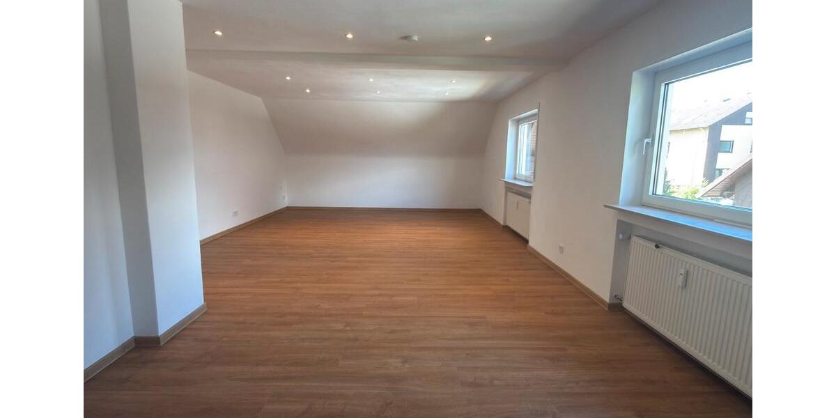 Dachgeschoßwohnung Frankfurt am Main Bonames - 3 Zimmer, 101 m&sup2;, 1.780&euro; | Angebot:26210878