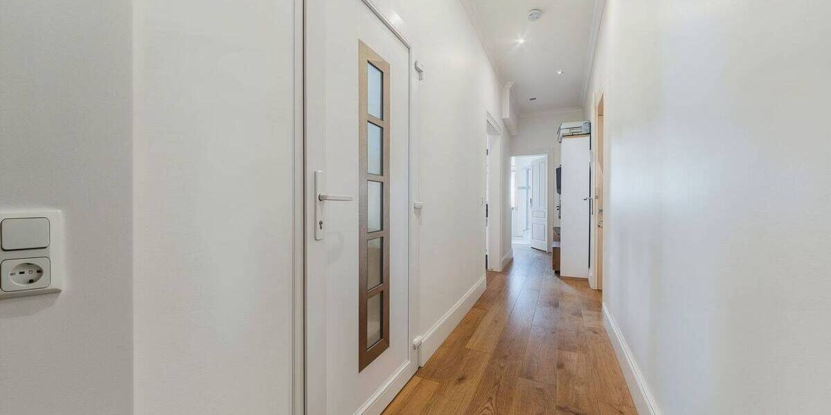 Schöne 3-Zimmer-Altbau-Wohnung mit Balkon in sehr guter Nordendlage 3 zimmer