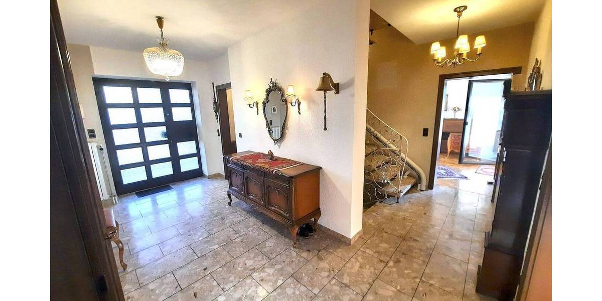 Einfamilienhaus Kriftel - 8 Zimmer, 251 m&sup2;, 1.080.000&euro; | Angebot:25968360