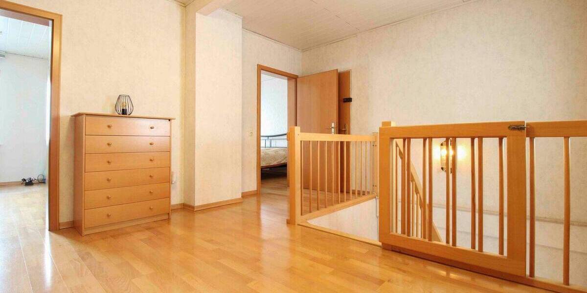 Einfamilienhaus Frankfurt am Main Rödelheim - 6 Zimmer, 175 m&sup2;, 699.000&euro; | Angebot:26852326