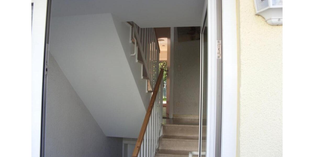 Doppelhaushälfte Eschborn - 4.5 Zimmer, 126 m&sup2;, 1.990&euro; | Angebot:26253882