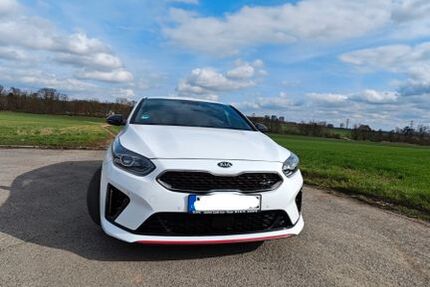 Kia pro ceed / ProCeed 95.627 km 19.900 &euro; Schwalbach am Taunus 65824