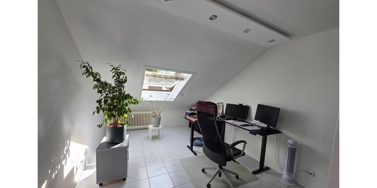 Dachgeschoßwohnung Kelkheim (Taunus) - 4.5 Zimmer, 96 m&sup2;, 300.000&euro; | Angebot:27298244