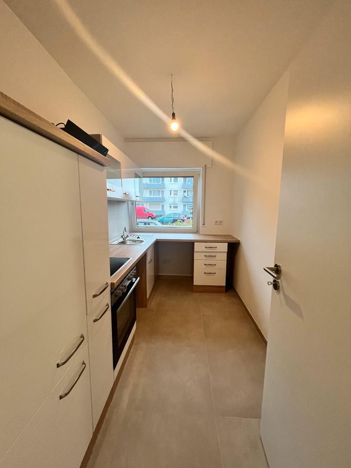 Premium sanierte 3 Zimmer Wohnung im Erdgeschoss mit Einbauküche zimmer