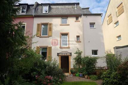Top!! Charmante 3-Zimmer-Wohnung im gepflegten 3-Parteienhaus mit EBK 3 zimmer