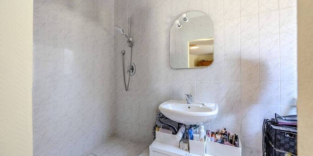 Langfristige Investitionschance in Sachsenhausen! Wohn- und Geschäftshaus in zentraler Lage 2 zimmer