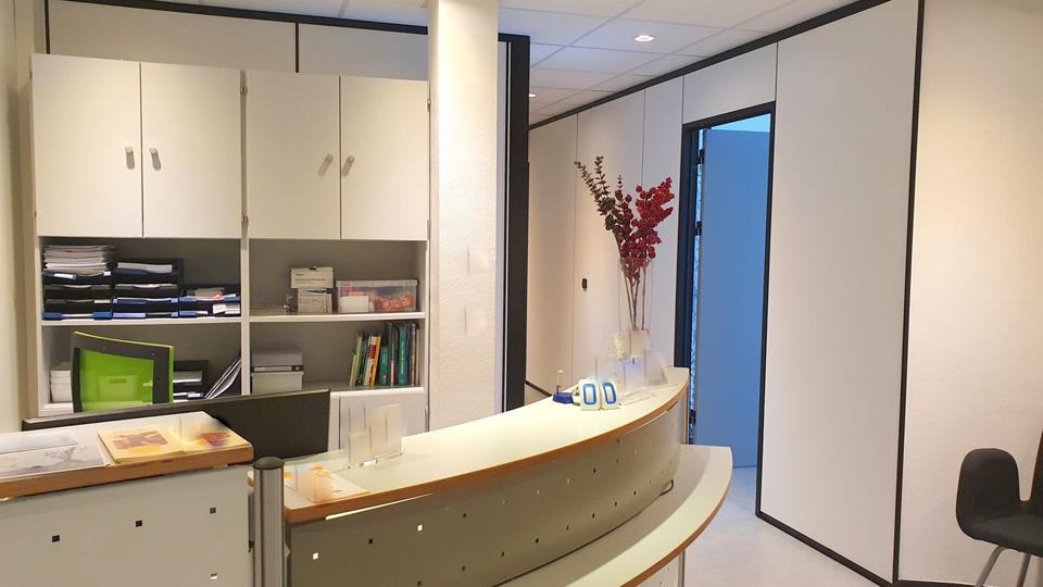 Büro- oder Praxisräume ! Zentral, lichtverwöhnt und mit Erweiterungspotential ! zimmer