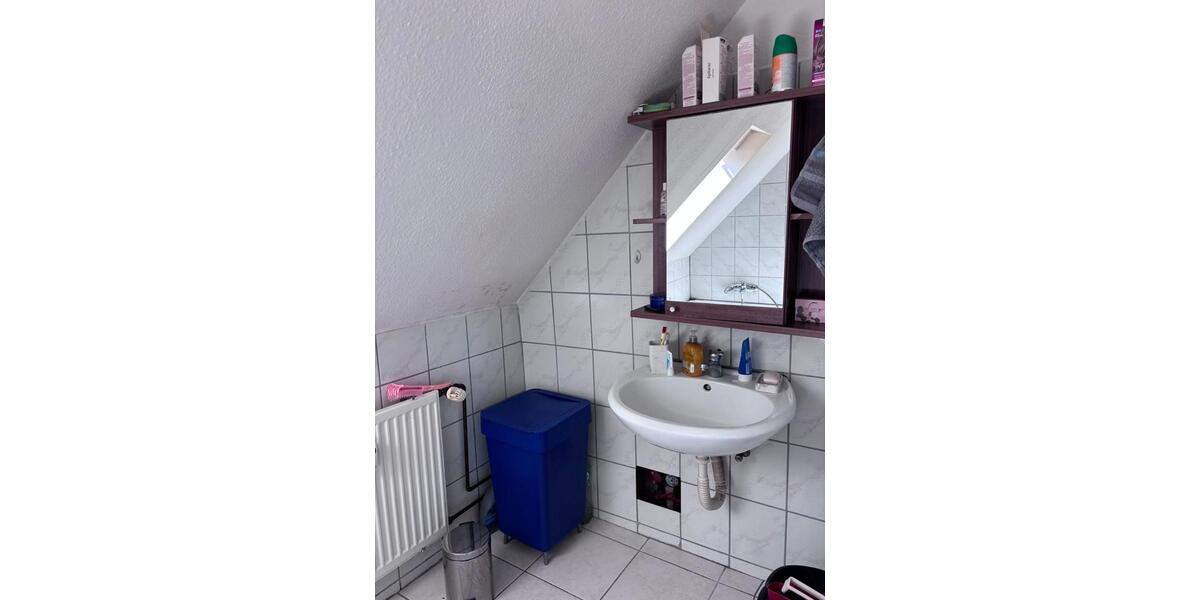 Dachgeschoßwohnung Obertshausen - 2 Zimmer, 65 m&sup2;, 900&euro; | Angebot:26223351