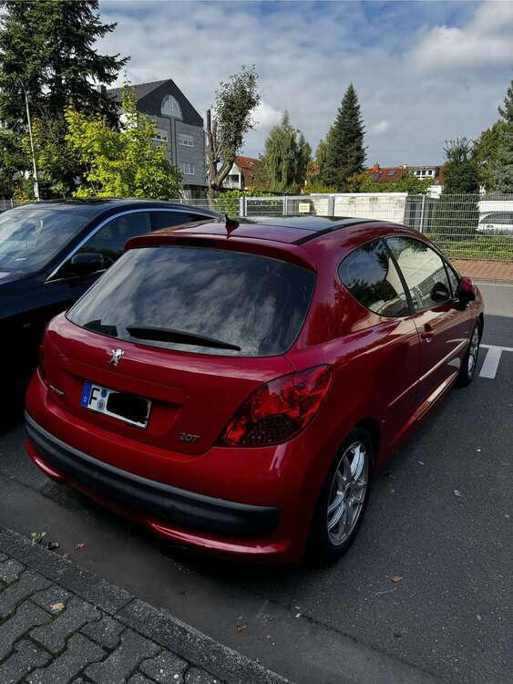 Peugeot 207 113.000 km 3.100 € Frankfurt am Main 60386