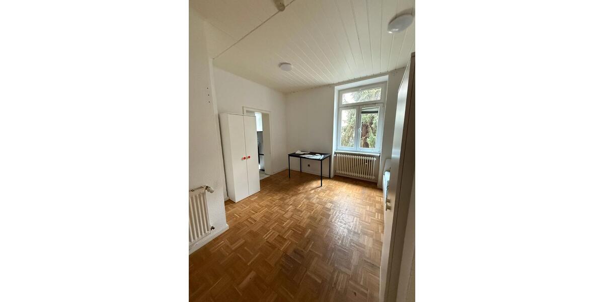 Etagenwohnung Frankfurt am Main Bornheim - 4 Zimmer, 100 m&sup2;, 900&euro; | Angebot:26102123