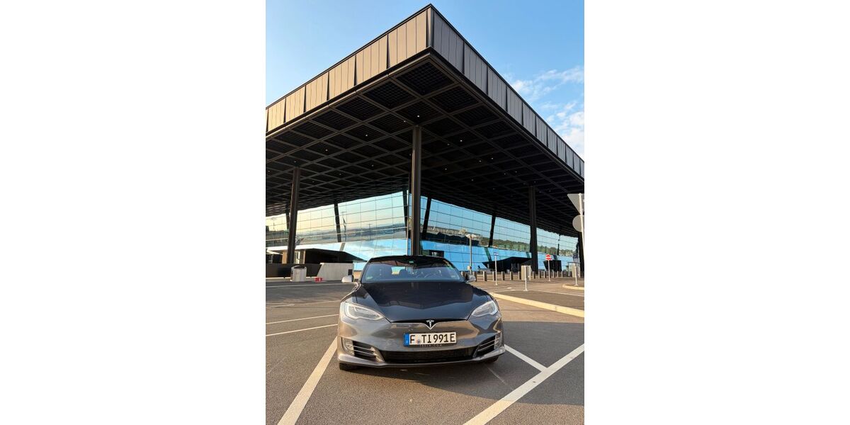 Tesla Model S 118.000 km 31.400 &euro; Frankfurt 60311