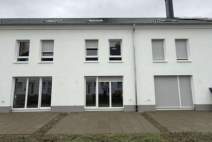 Haus zum Mieten in Weiterstadt 2.100 € 161 m²