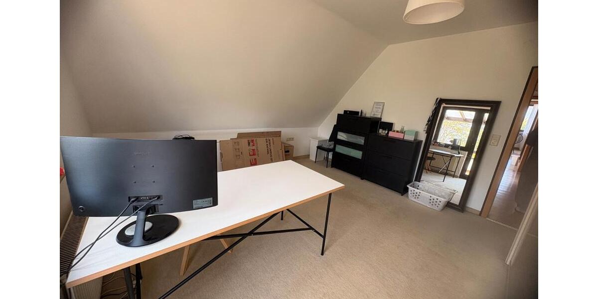 Etagenwohnung Dreieich - 5 Zimmer, 150 m&sup2;, 1.800&euro; | Angebot:26234377